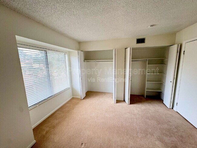 Building Photo - 226 Wright St