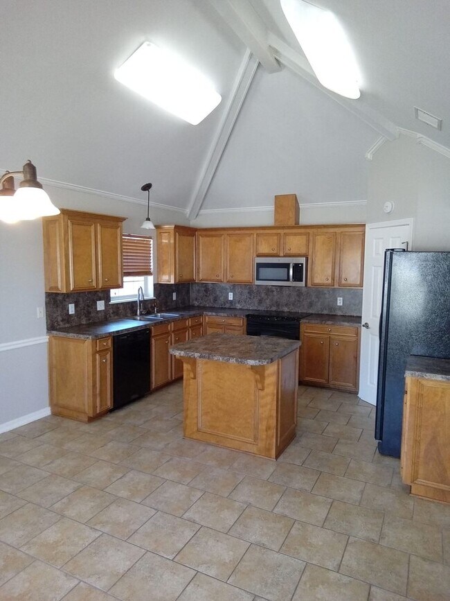 Building Photo - South Bossier Beauty!