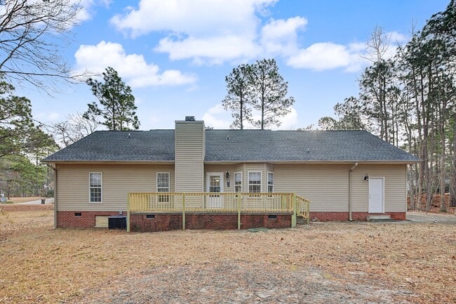 Building Photo - Carolina Lakes!