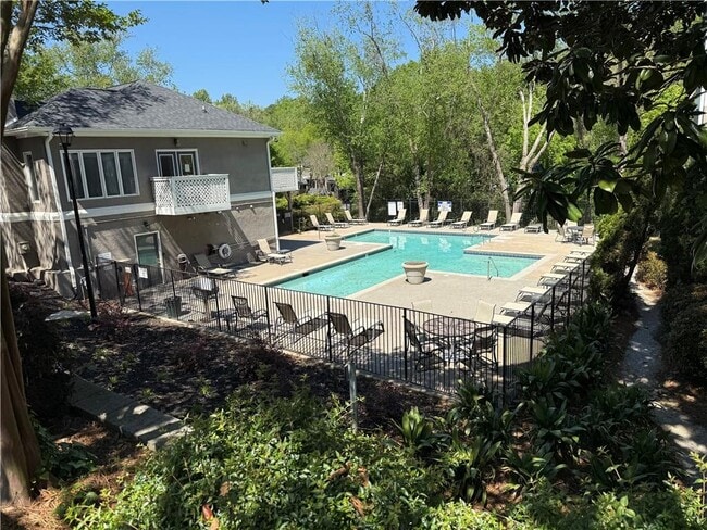 Building Photo - 17 St Claire Ln NE