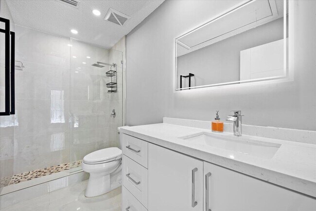 Building Photo - 1329 Periwinkle Pl