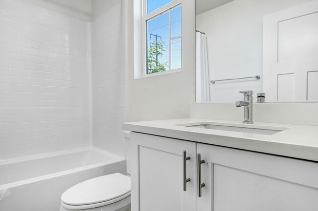 Building Photo - Sophisticated Modern Townhouse in the Hear...