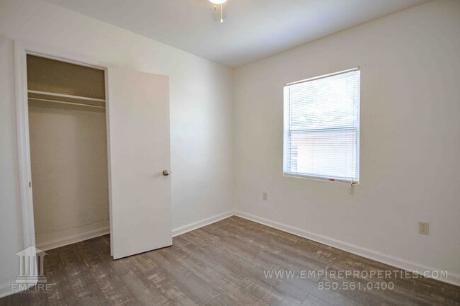 Building Photo - Ask about $500 move in special on this great Duplex Just South of Downtown