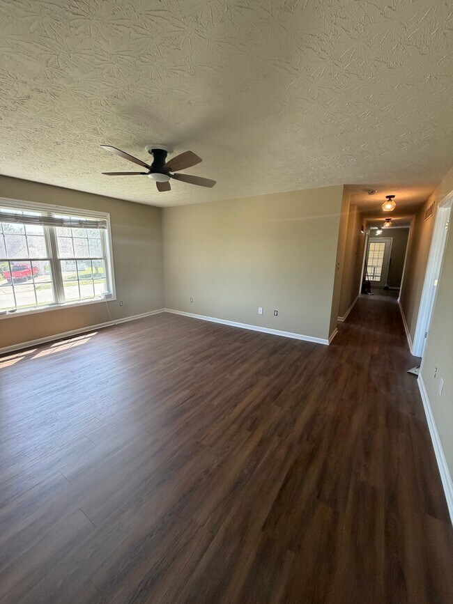 Building Photo - 128 Bay Hill Dr