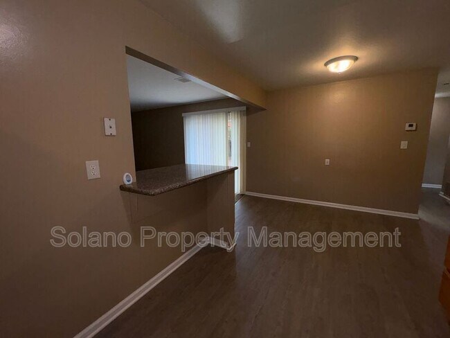 Building Photo - 1992 Oxford Dr