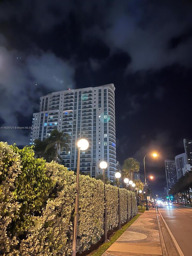 Building Photo - 1945 S Ocean Dr