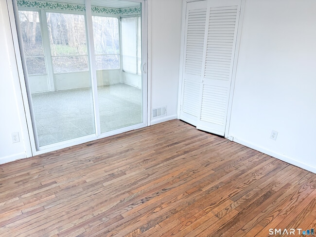 Building Photo - 126 Skipper St