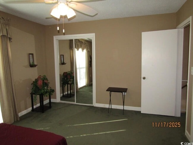 Building Photo - 928 Villa Dr