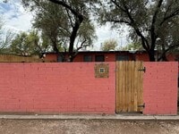 Building Photo - 2702 E Elm St