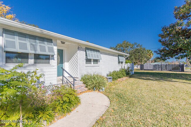 Building Photo - 14443 Stacey Rd