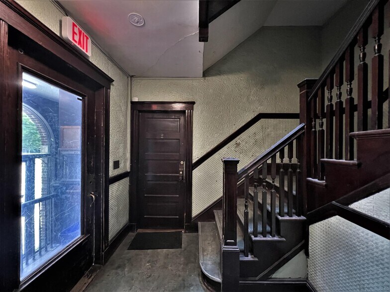 Building Photo - 268 Huron Ave