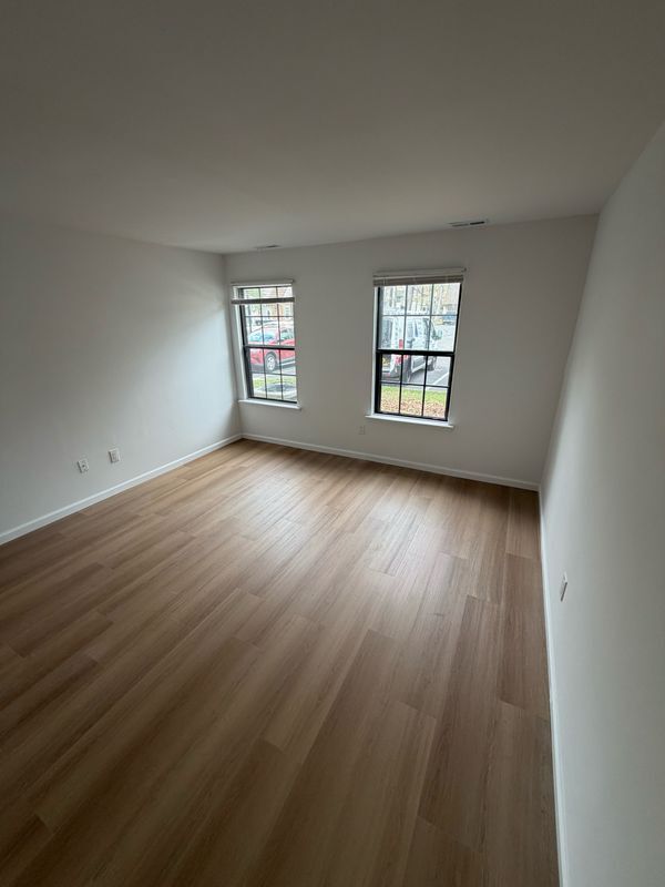 Building Photo - 2807 Hawthorn Ct
