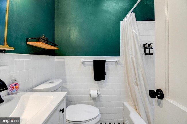 Building Photo - 1371 Adams St NE