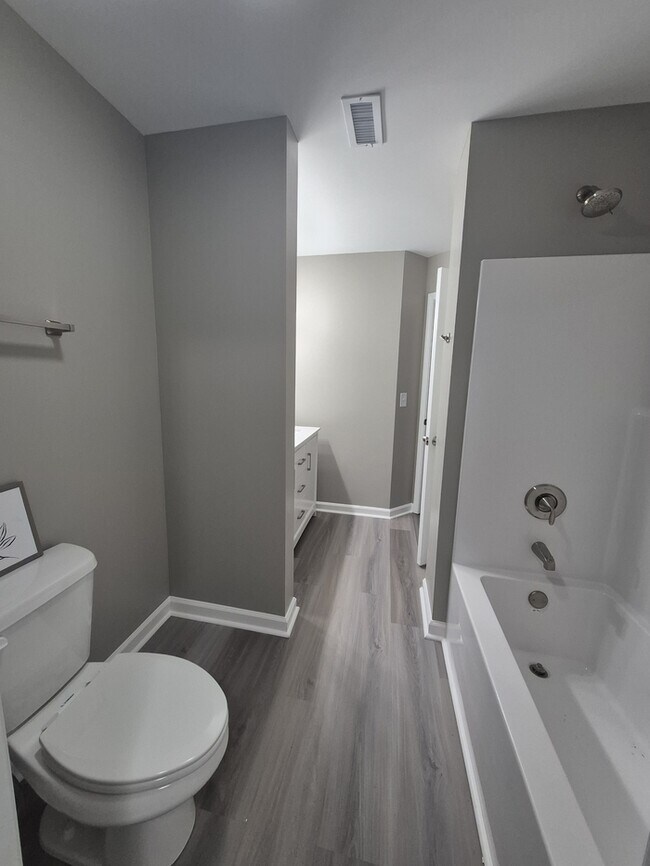 Building Photo - 151 Charlotte Cir