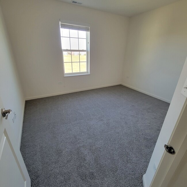 Building Photo - 15155 Quincy Cir