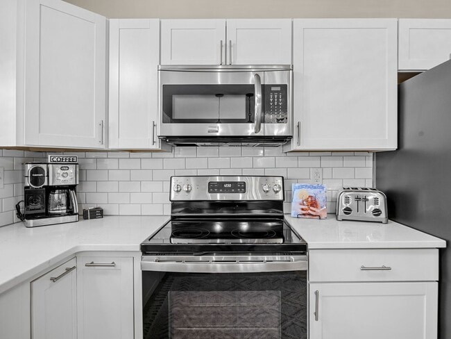 Building Photo - Immaculately Maintained, unfurnished 2 BR, 1 BA  Greer NO APPLICATION FEE if APPROVED