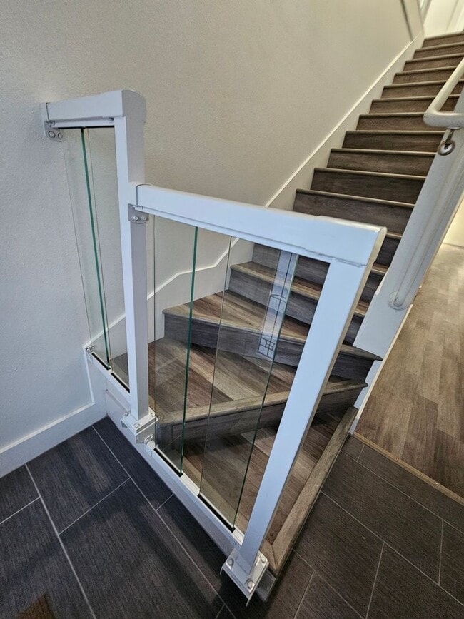 Building Photo - Sunny and Bright Newly Constructed 3-bedro...