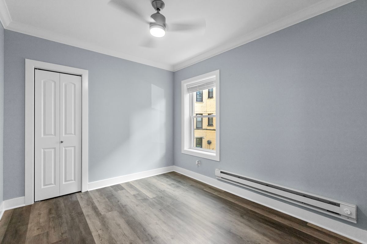 Building Photo - 3815 N Greenview Ave