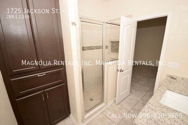 Building Photo - Weslaco Apartment for Rent - Westgate Vill...