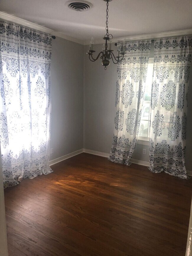 Building Photo - WONDERFUL SO. HIGHLANDS HOME.