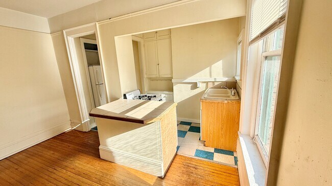 1C504838-ED04-4CB2-97A4-3F9B627B44E4 - Cross Apartments