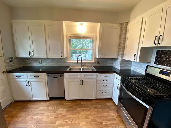 Building Photo - Charming 2-Bedroom Home in Saint Louis with Cozy 900 Sq Ft Layout!