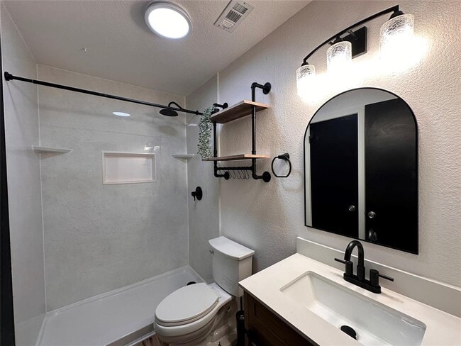 Building Photo - 8617 Putnam Dr