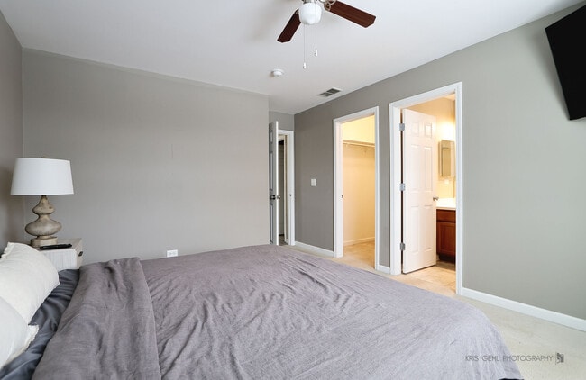 Building Photo - 398 S Jade Ln