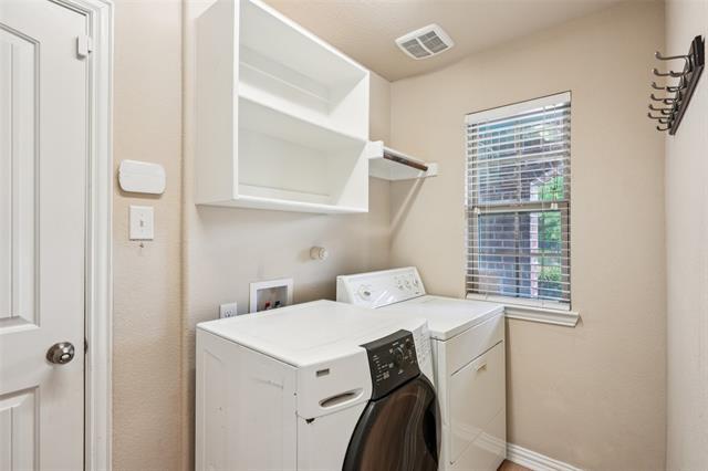 Building Photo - 15937 Alvarado Dr