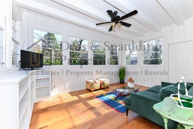 Building Photo - 4202 Henderson Rd