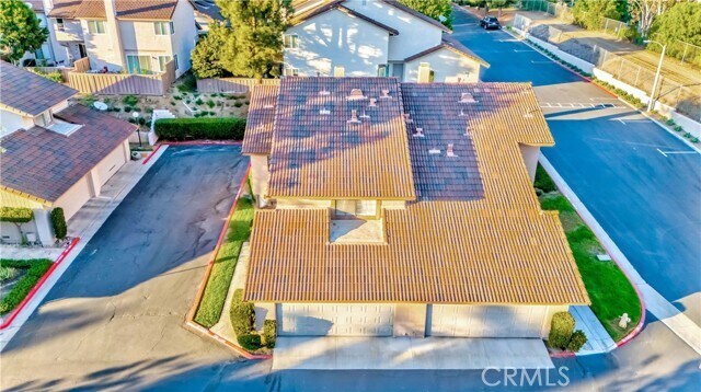 Building Photo - 2405 Plaza De Vista