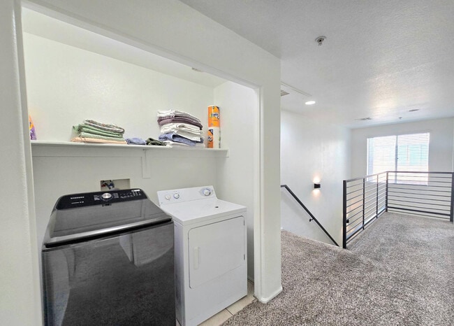 Building Photo - 6605 N 93RD Ave