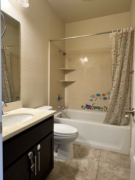Building Photo - 6673 Tralee Village Dr