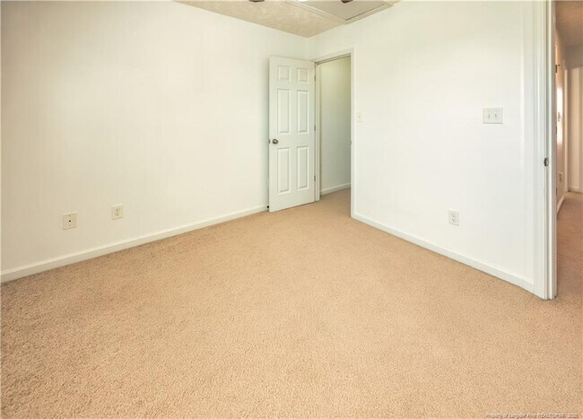 Building Photo - 2112 Yellowbrick Rd