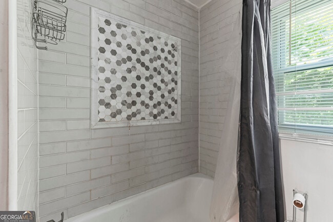 Building Photo - 1472 North Avenue NW