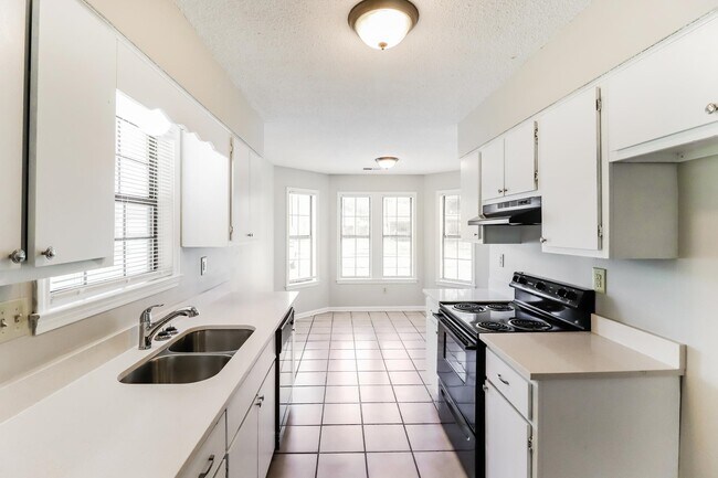 Building Photo - 7146 Butternut Dr