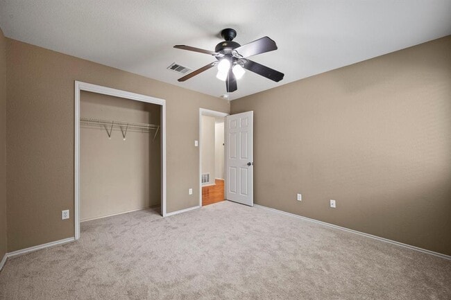 Building Photo - 3841 Castle Rock Cove