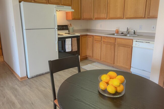 Kitchen - Eagles Ridge Apartments
