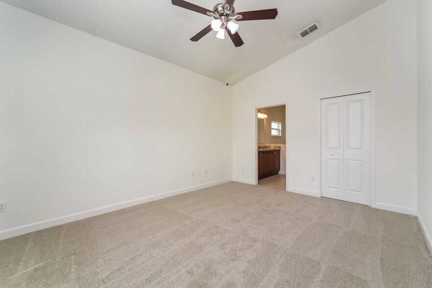 Building Photo - 839 Valnera Ct