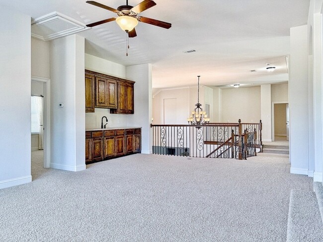 Building Photo - 7304 Meadow Glen Dr