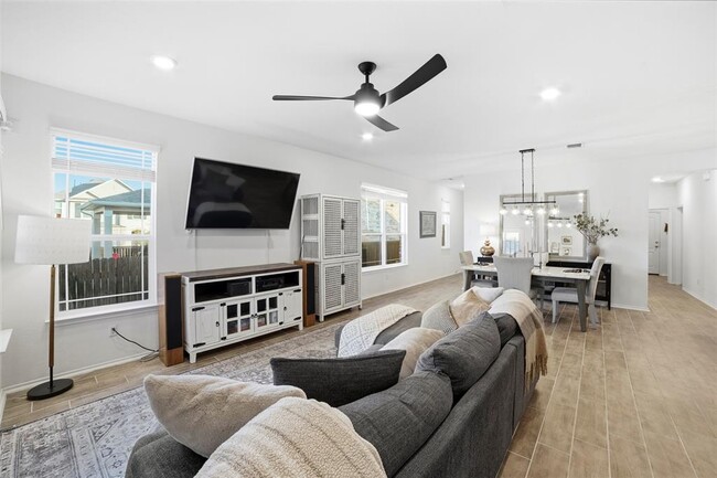 Building Photo - 517 Lady Swiss Ln