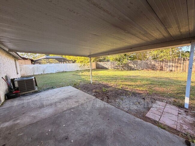 Building Photo - 7045 Prellie St