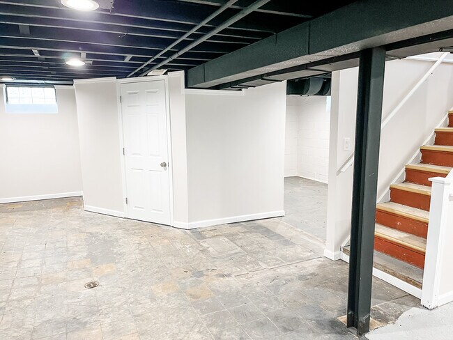 Building Photo - 426 Hillcrest Ave