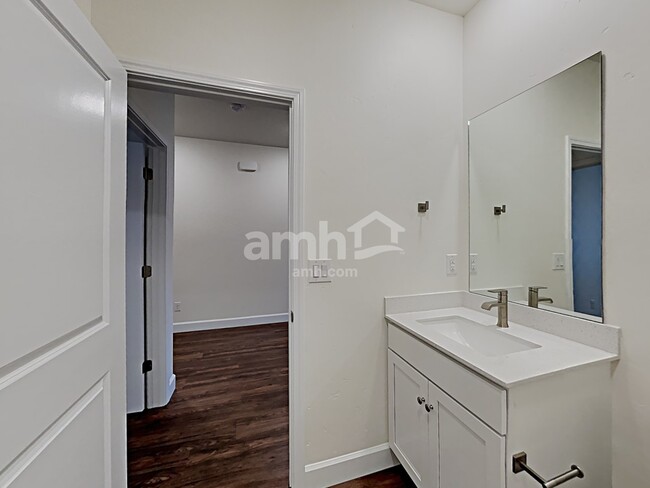 Building Photo - 9429 W Chino St