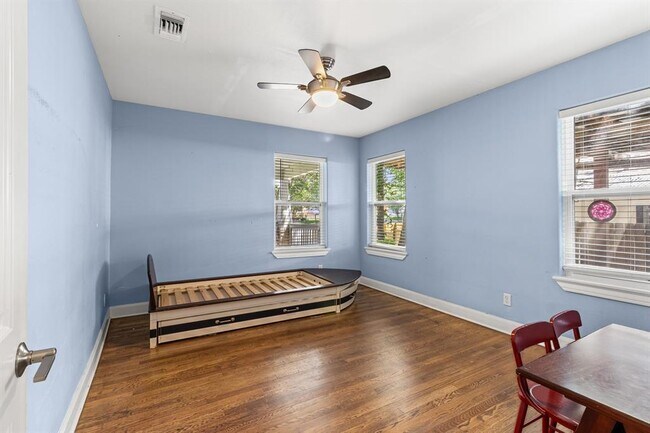 Building Photo - 4702 Rosedale Ave