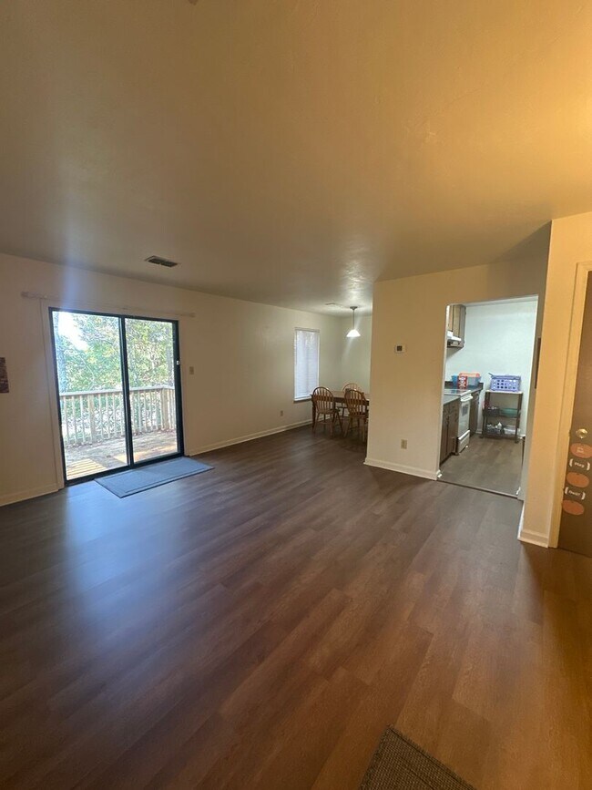 Building Photo - 3708 Donovan Dr