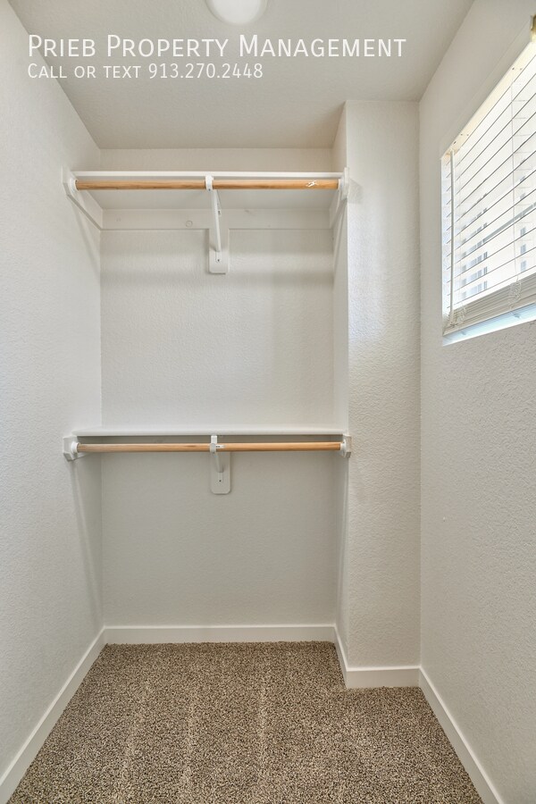 Building Photo - 12321 S Chelsea St