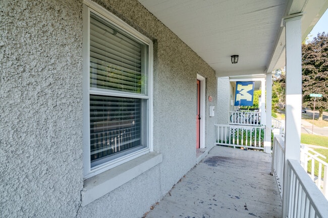 Building Photo - 221 E Mosley St