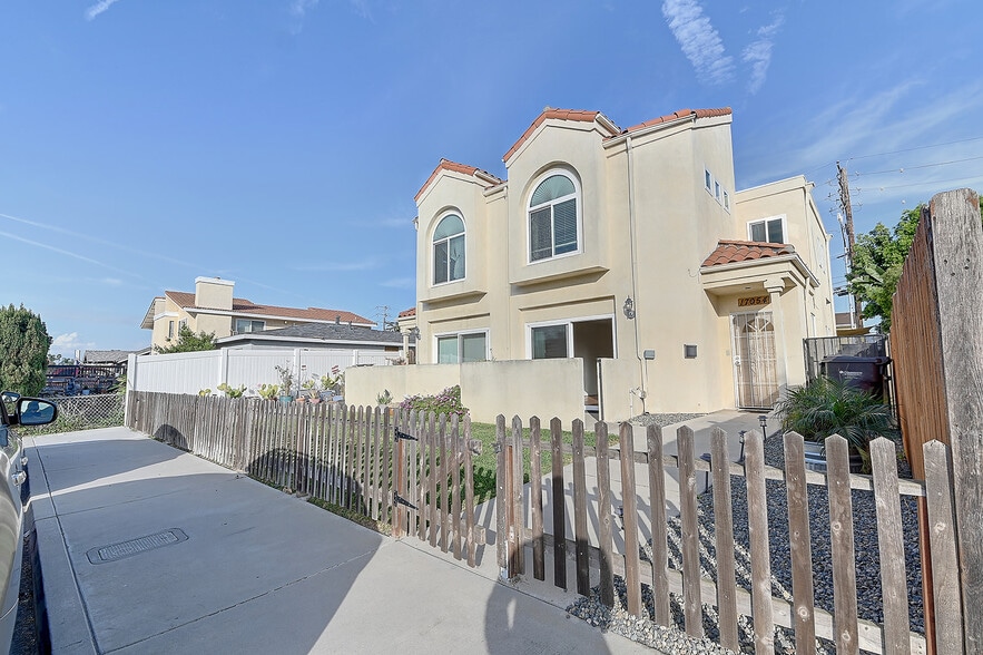 Building Photo - 17054 A Ln