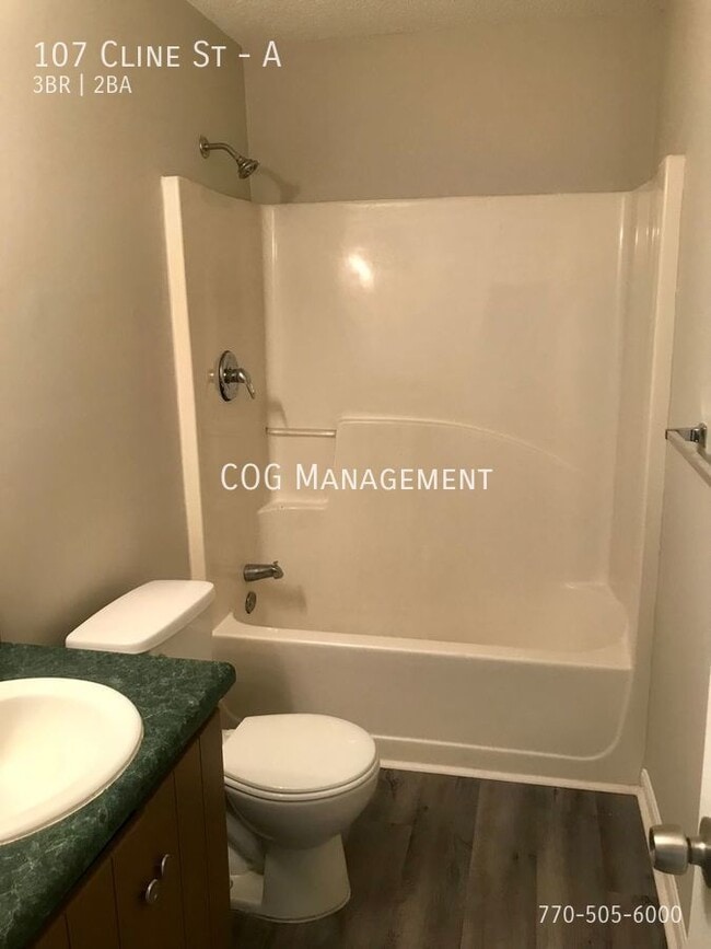 Building Photo - 3 bedroom 2 bath duplex in Adairsville